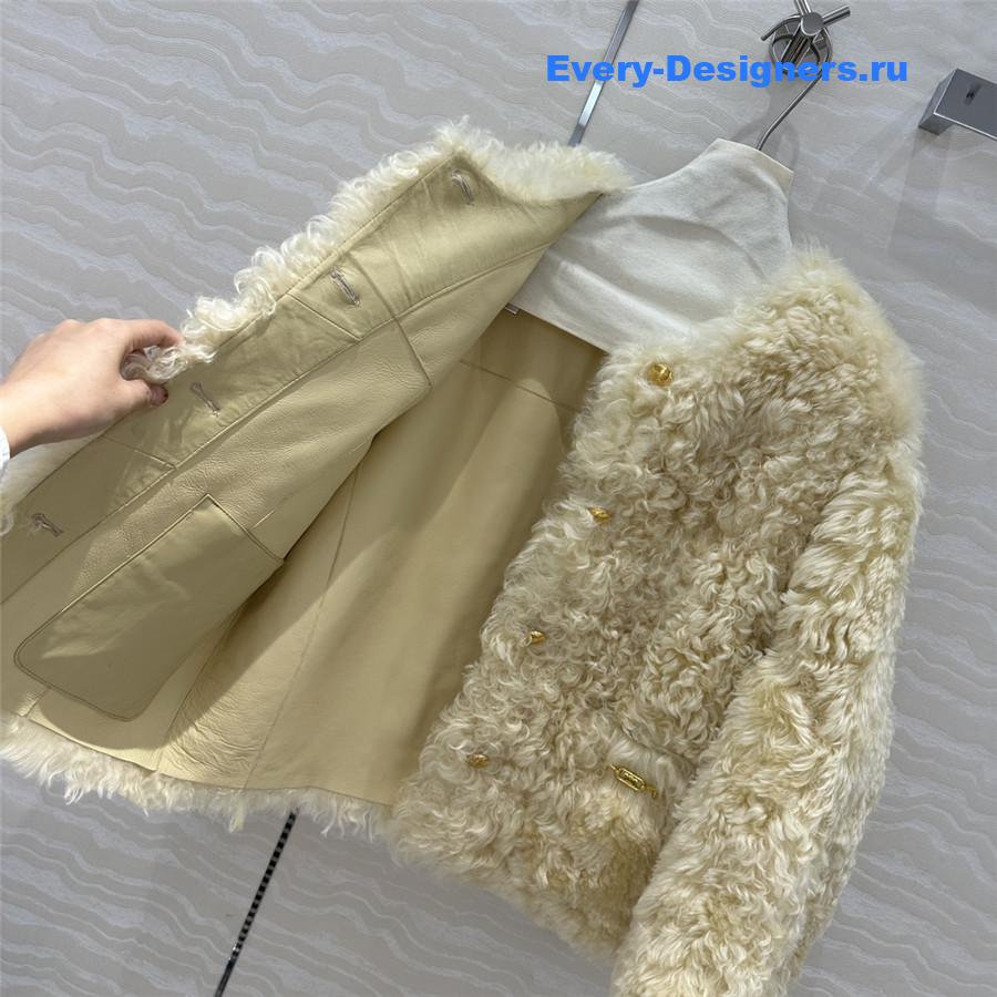 Ce1i*e fur coat