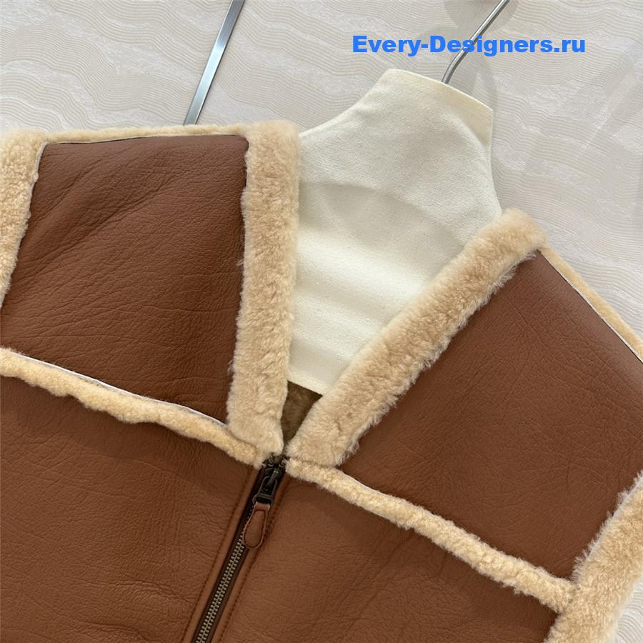 Ce1i*e fur vest