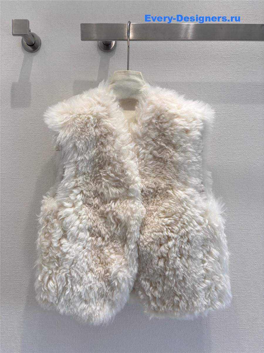 l0vis Vvtt0n lv curly fur vest
