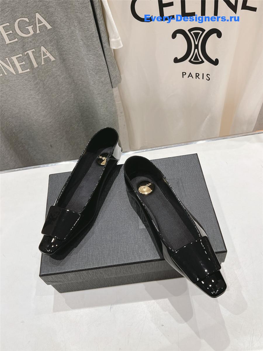 Y51 poppy patent leather ballerinas