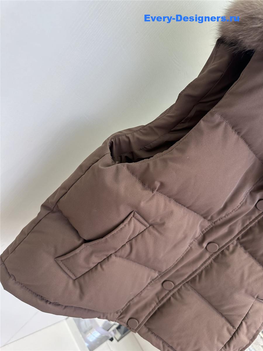L0r0 P1ana down vest