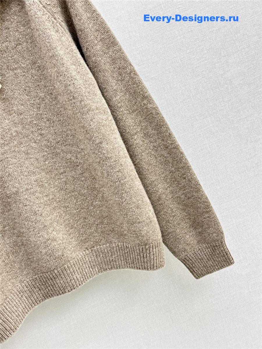 Pra*a lapel v-neck trim sweater beige