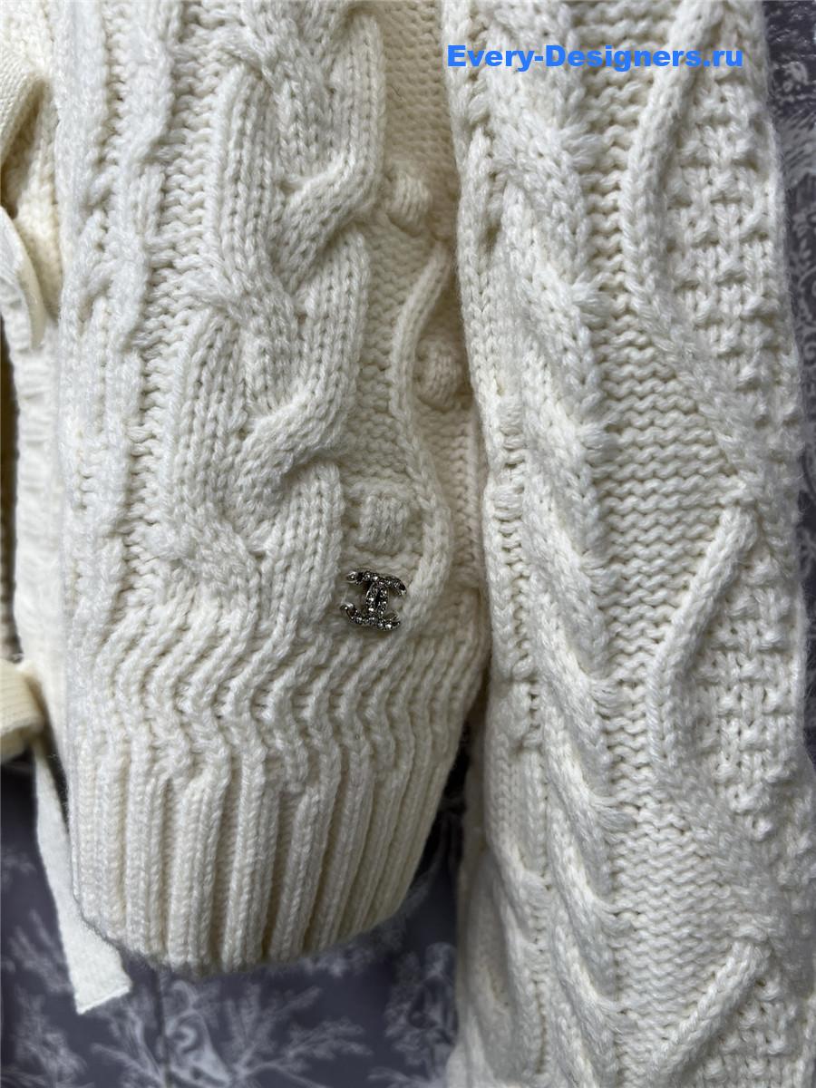Ch**el cream cable-knit cropped cardigan