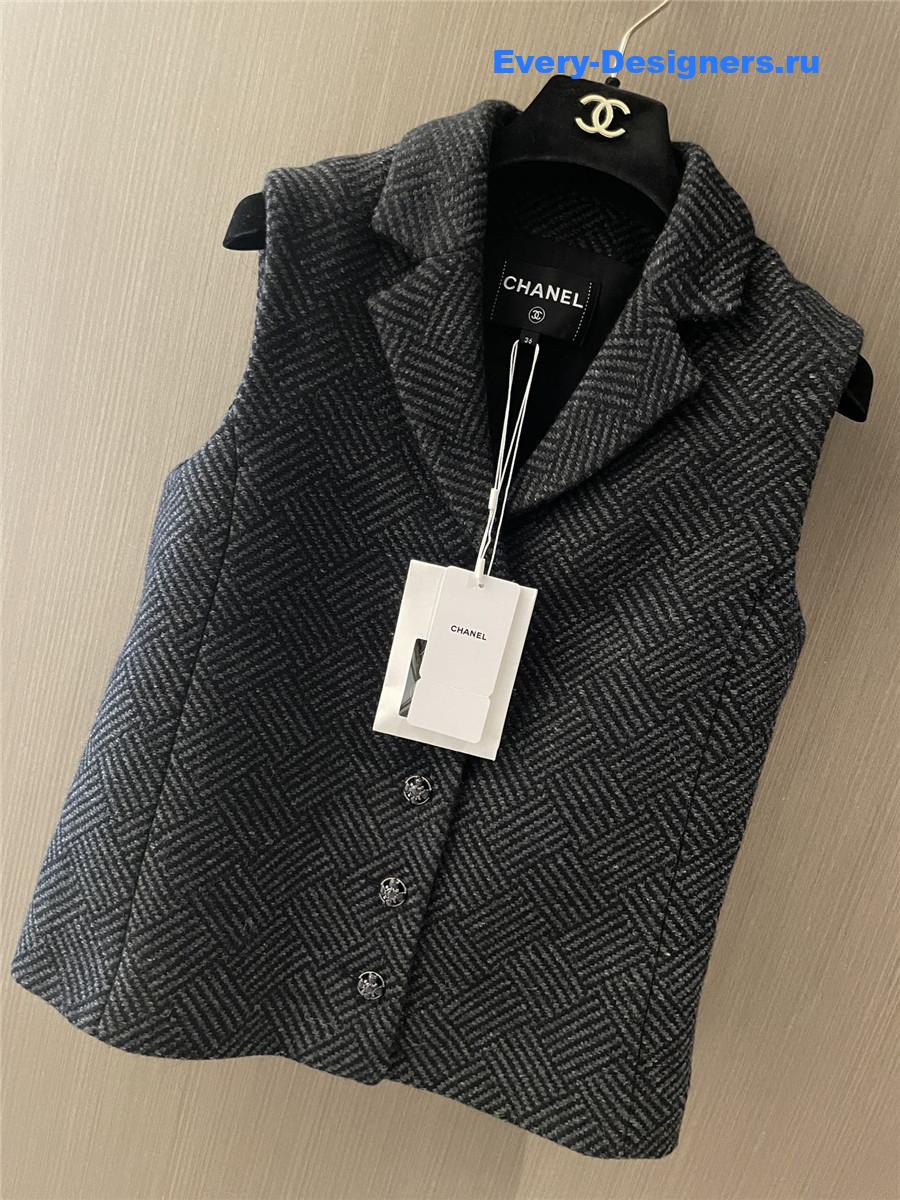 Ch**el button grey twill vest
