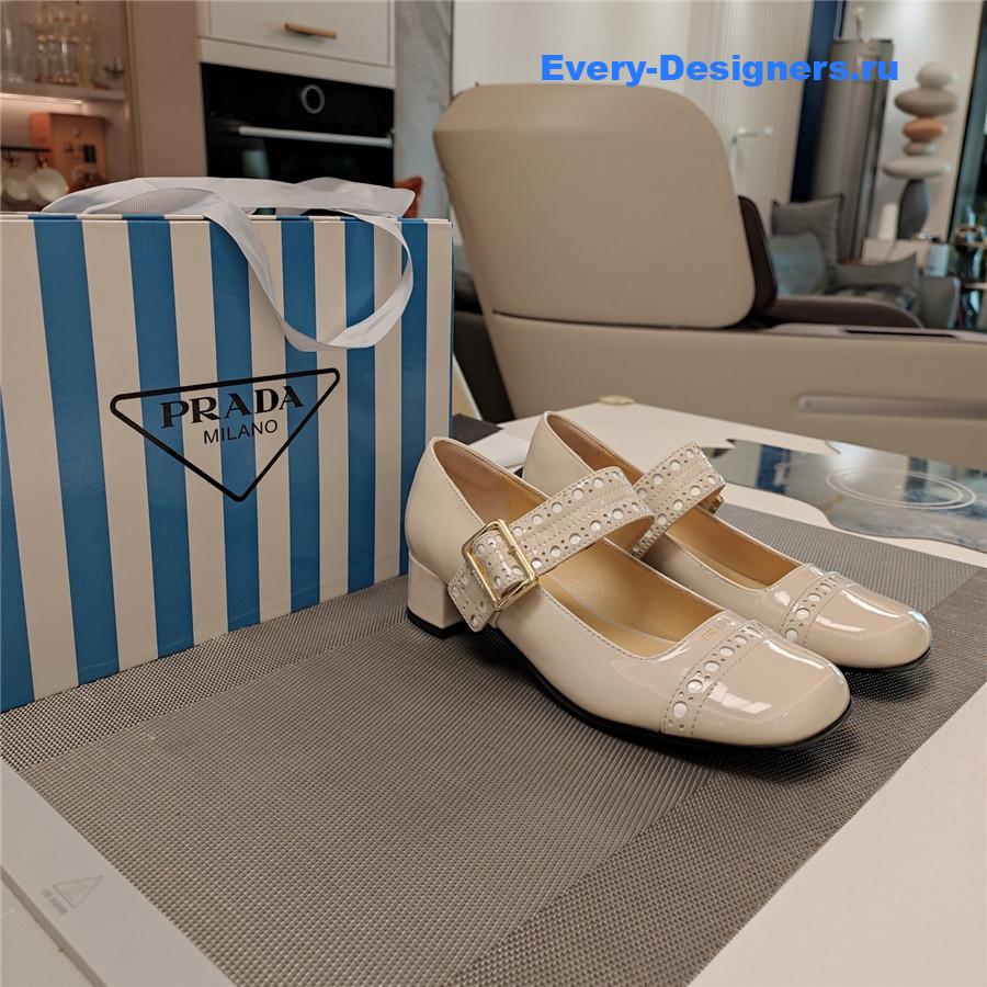 Pra*a 35mm leather mary jane pumps beige