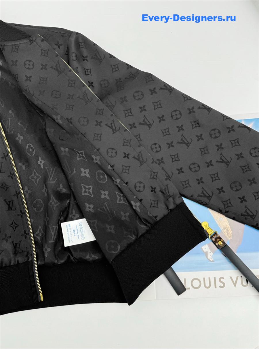 l0vis Vvtt0n embossed monogram zip-up jacket