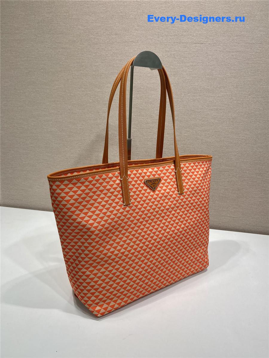 Pra*a tessuto triangulum tote bag