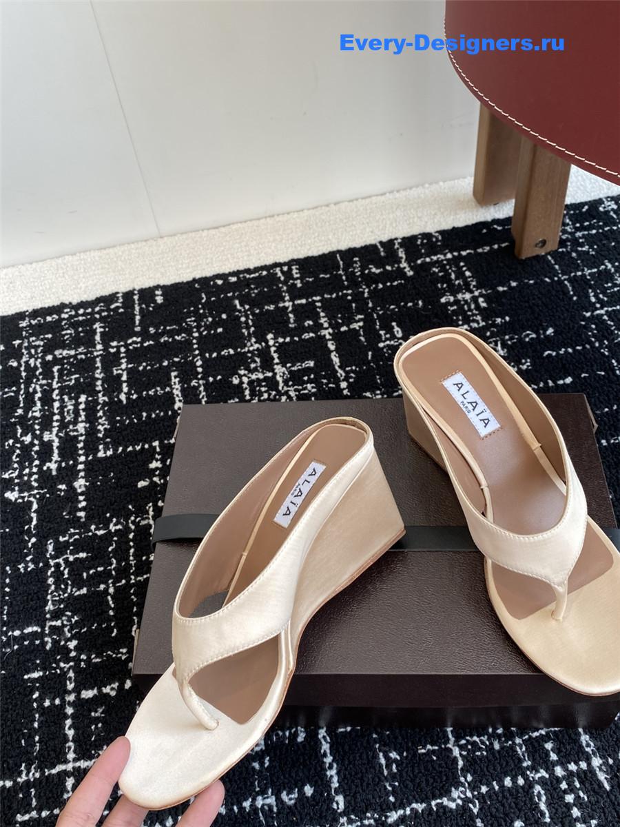 Alaia Cube 75 Satin Sandals
