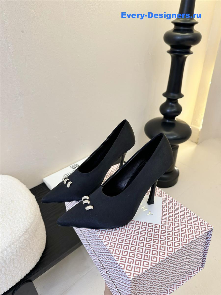 Givenchy Show 95 Black Ring Pumps
