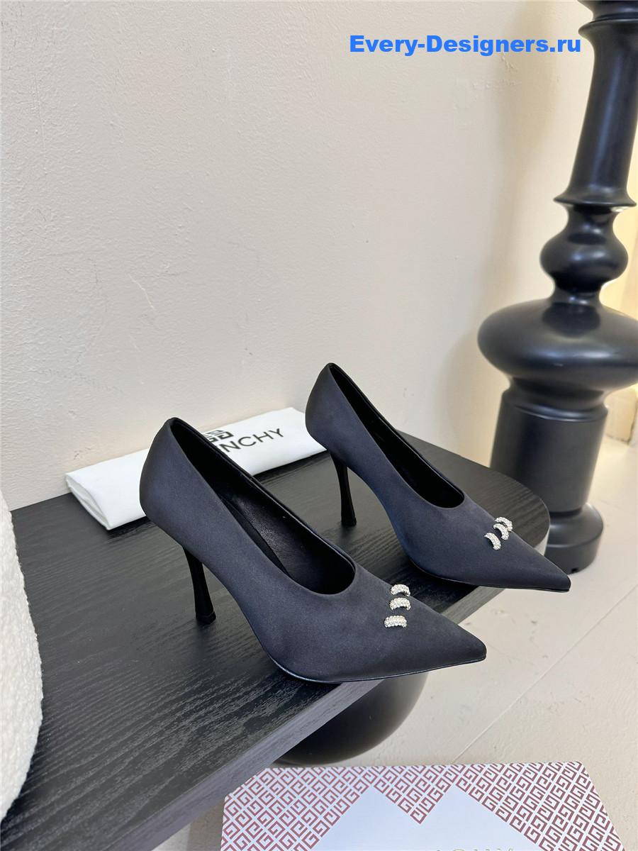 Givenchy Show 95 Black Ring Pumps