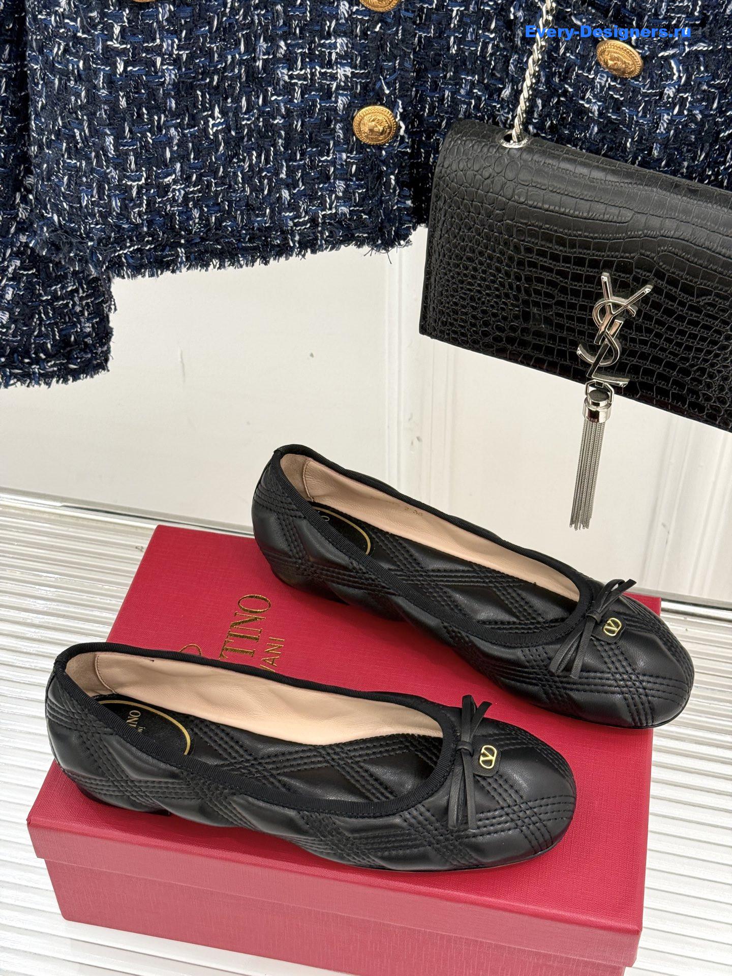 Va1e*ntin0 garavani black quiltie 67 ballerina flats