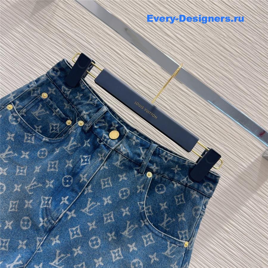 l0vis Vvtt0n monogram blue denim shorts