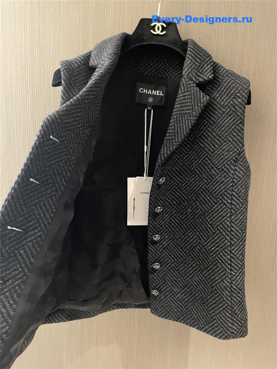 Ch**el black tweed vest