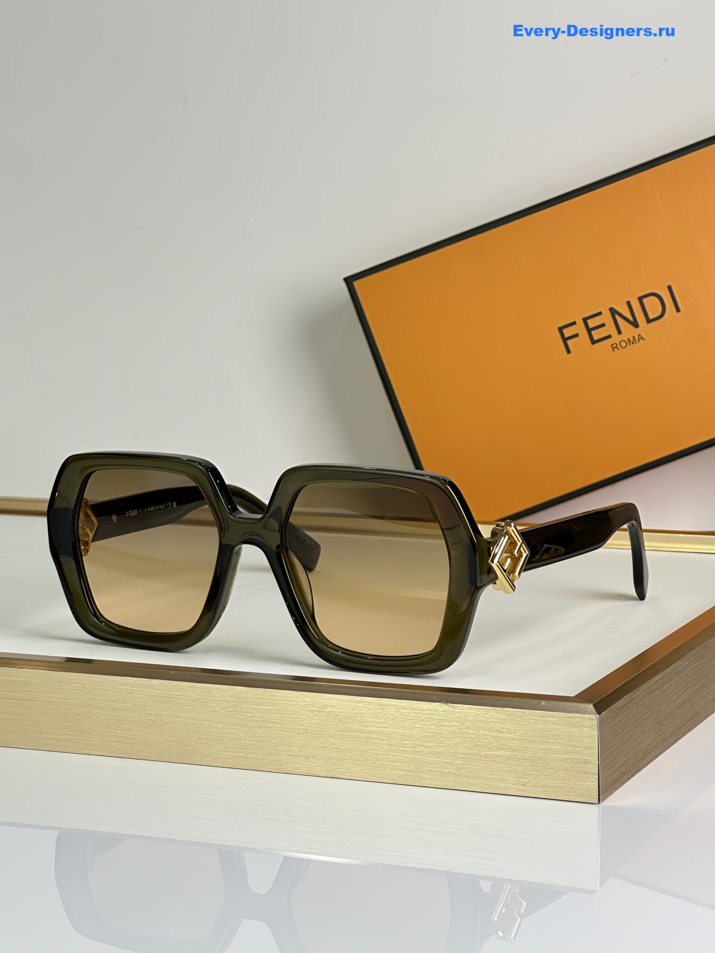F**di fd40139 square sunglasses