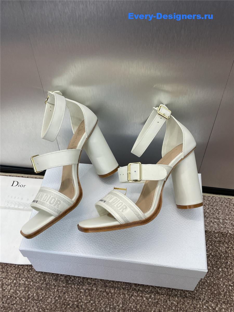 D10r dway white heeled sandals