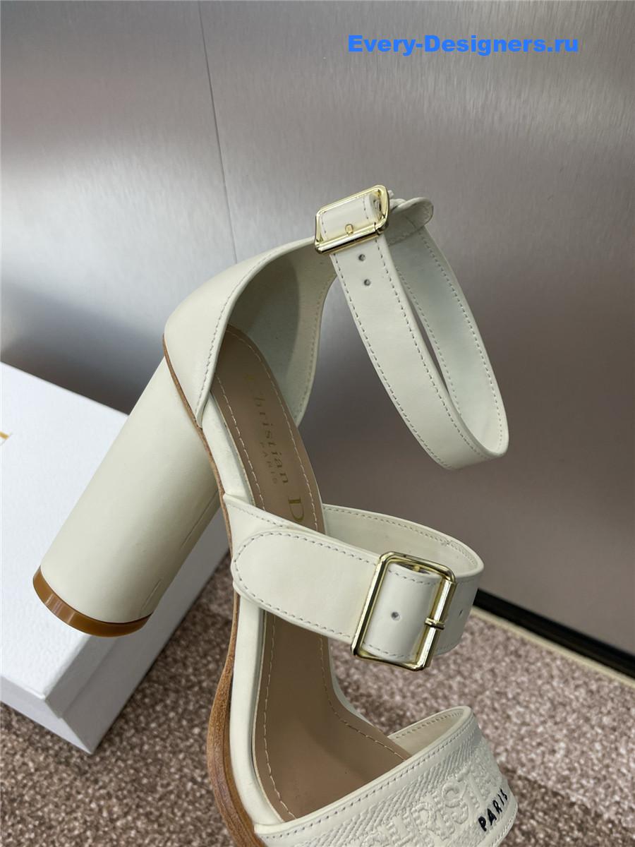 D10r dway white heeled sandals