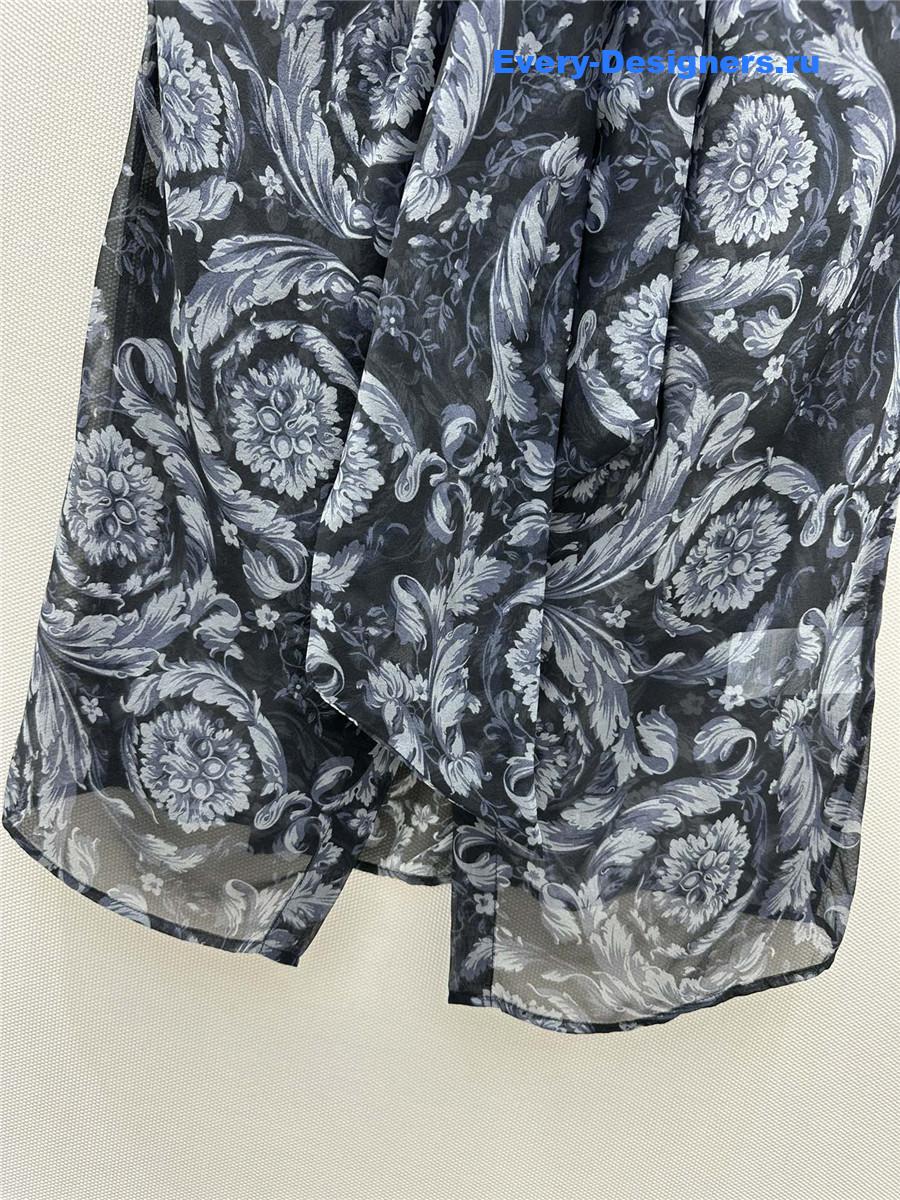 Va1e*ntin0 blue leopard silk top
