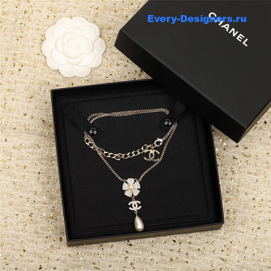 Ch**el cc leaf necklace