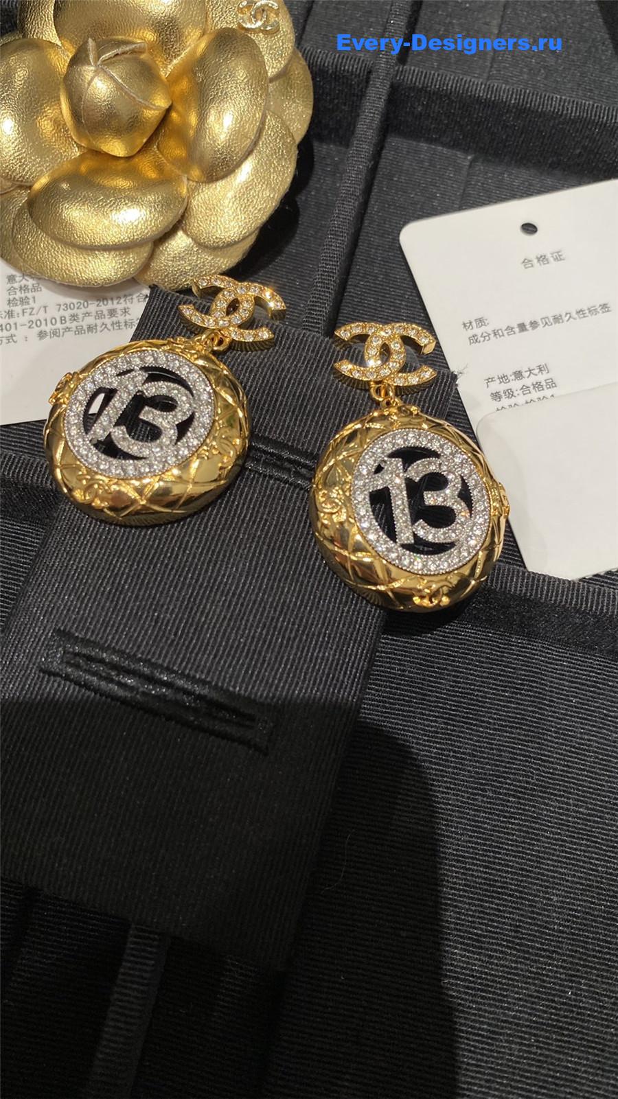 ch**el cc D1am0nd hollow earrings
