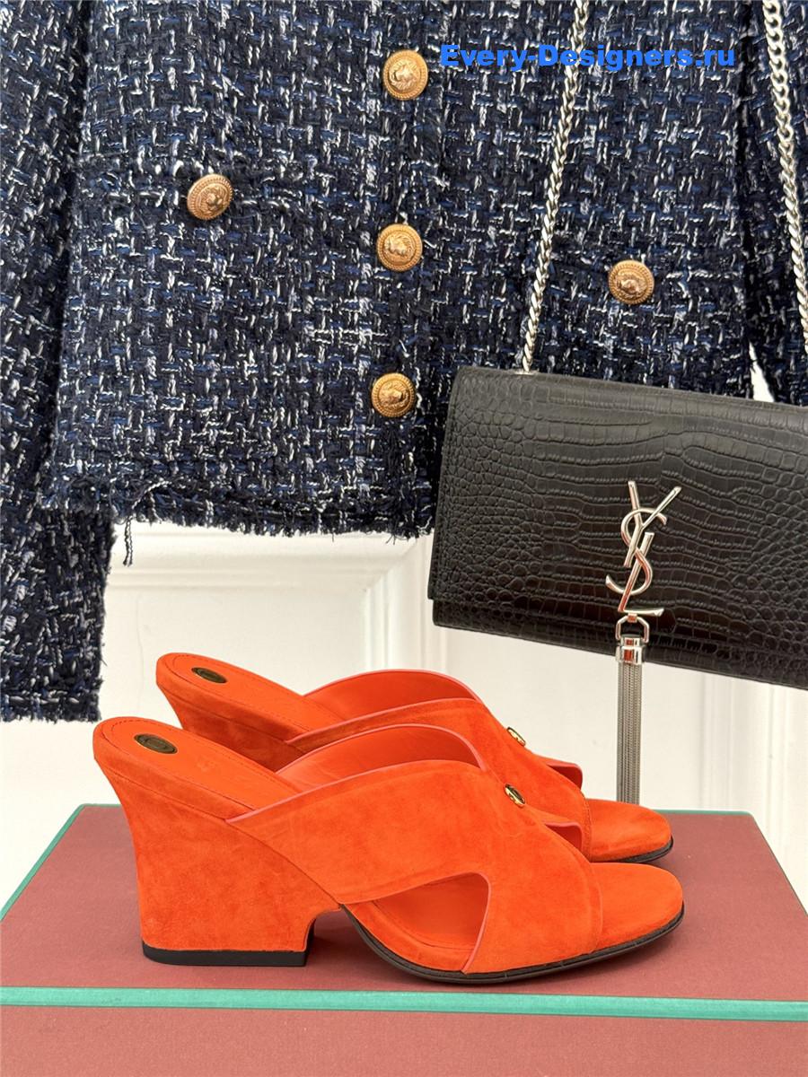 L0r0 P1ana orange suede vera sandals