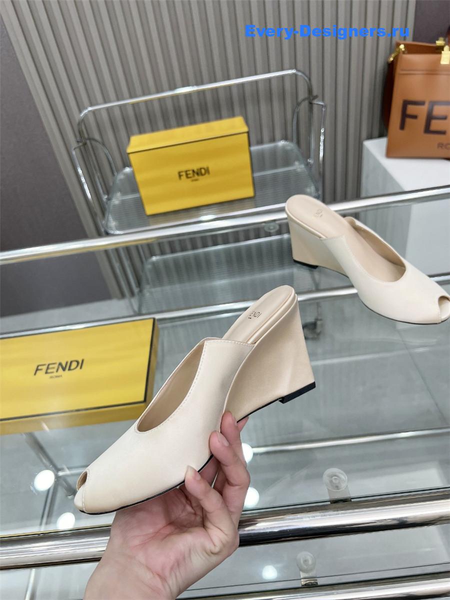 F**di lupita beige leather wedge mules