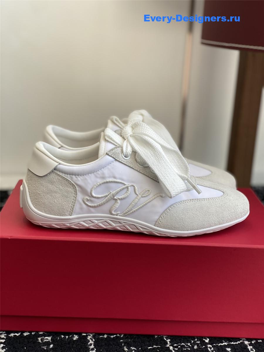 roger u1u1er viv’ low white suede sneakers