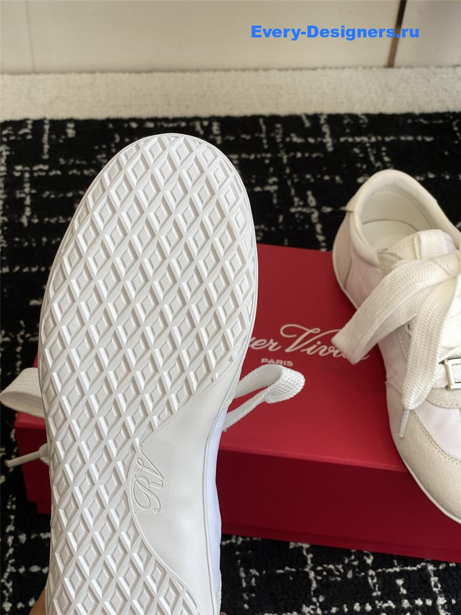 roger u1u1er viv’ low white suede sneakers