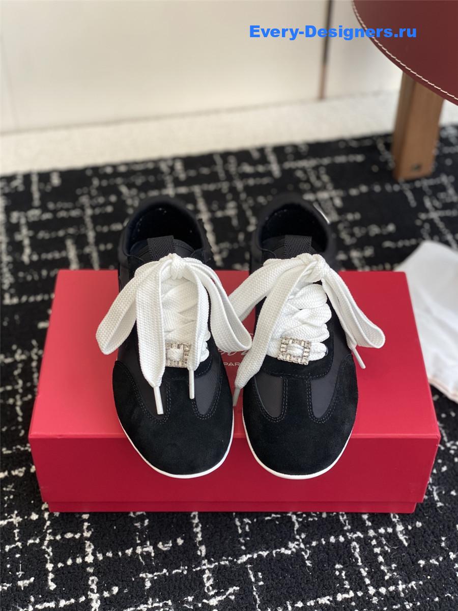 roger u1u1er viv’ low black suede sneakers