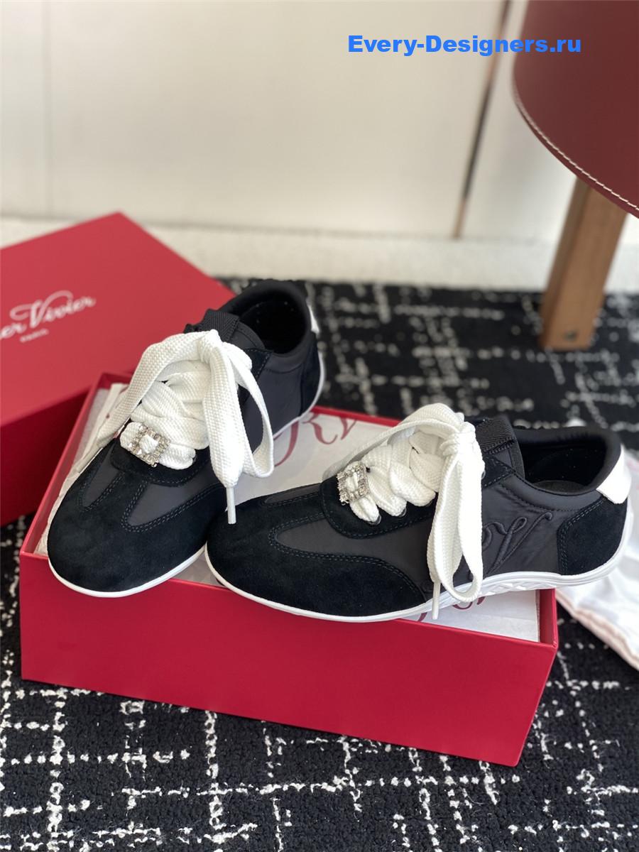 roger u1u1er viv’ low black suede sneakers