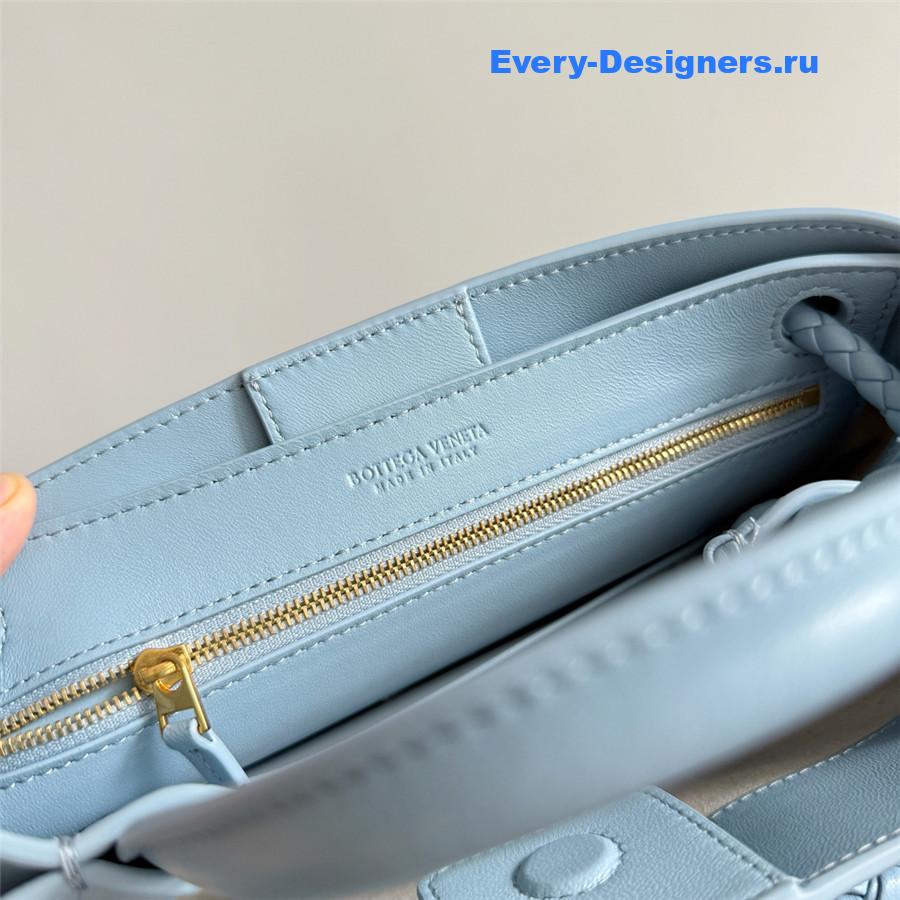 b0tt*ga Ven*ta andiamo small tote in blue