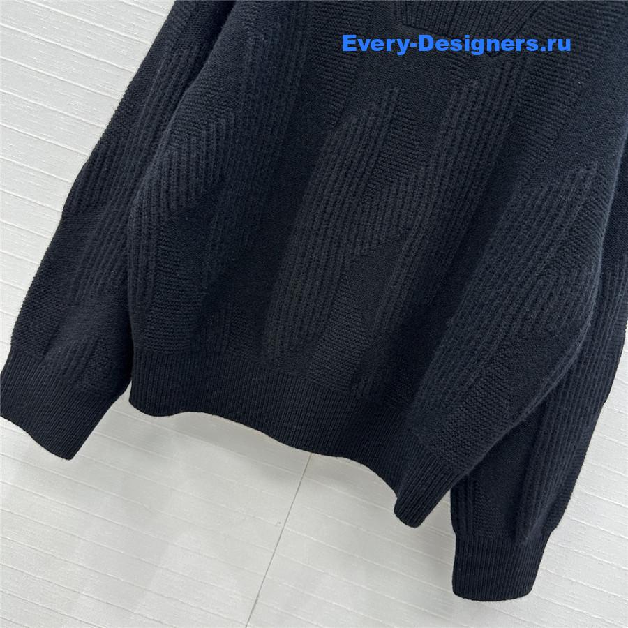 H**me5 logo jacquard black cashmere sweater