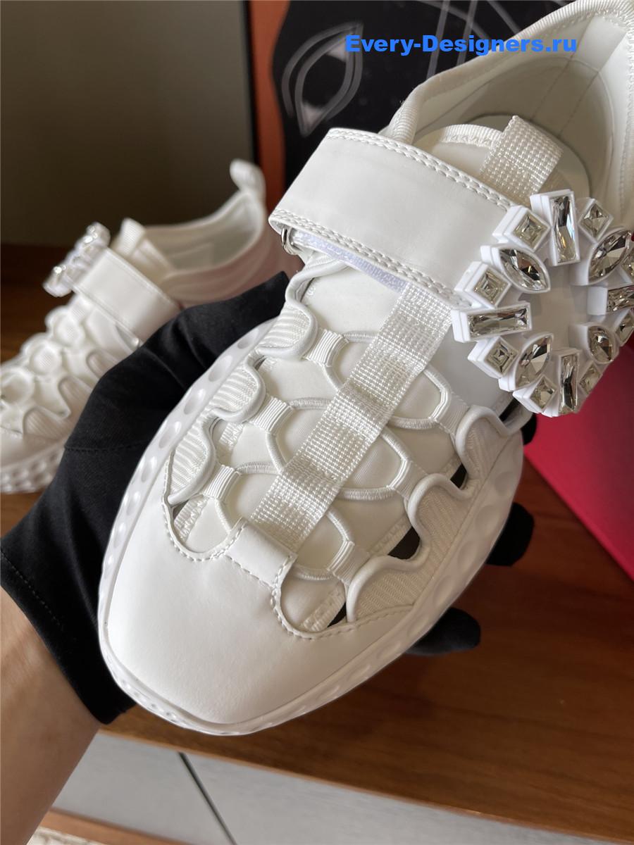 roger u1u1er viv’ white run light sneakers