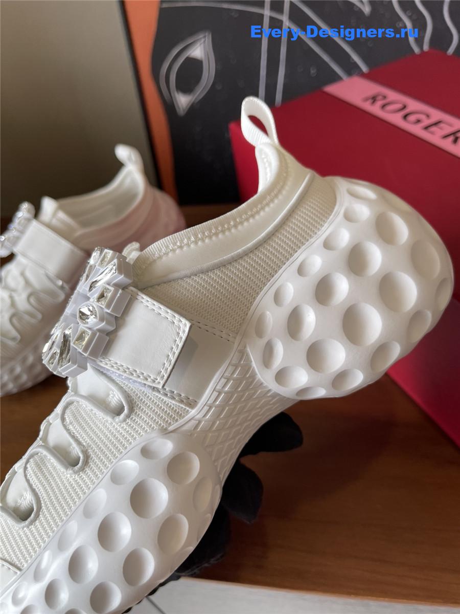 roger u1u1er viv’ white run light sneakers