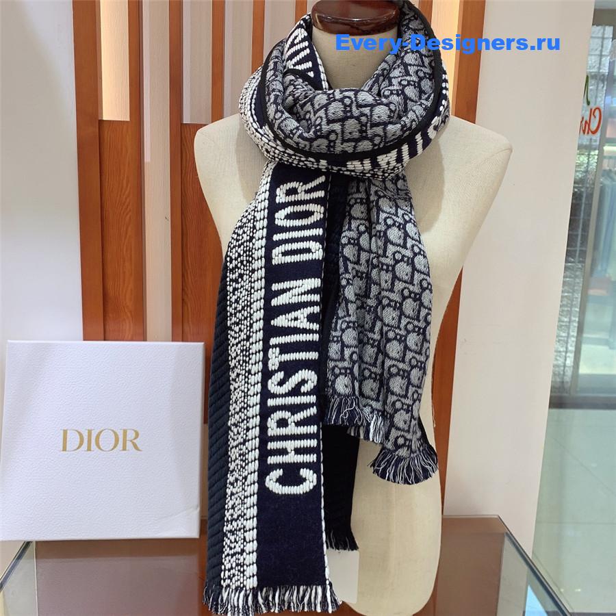 D10r navy oblique reversible scarf