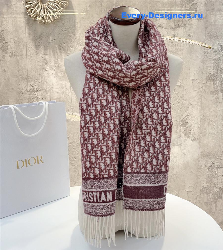 D10r burgundy oblique reversible scarf