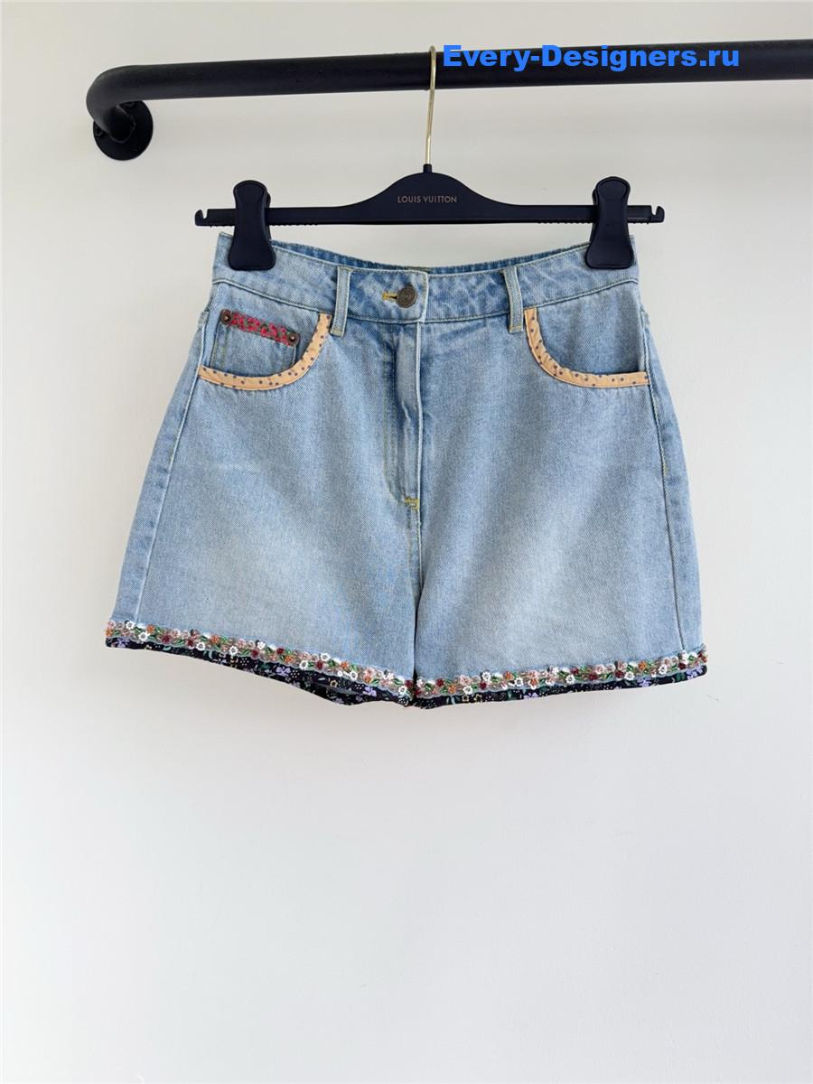 Va1e*ntin0 garavani contrast border denim shorts