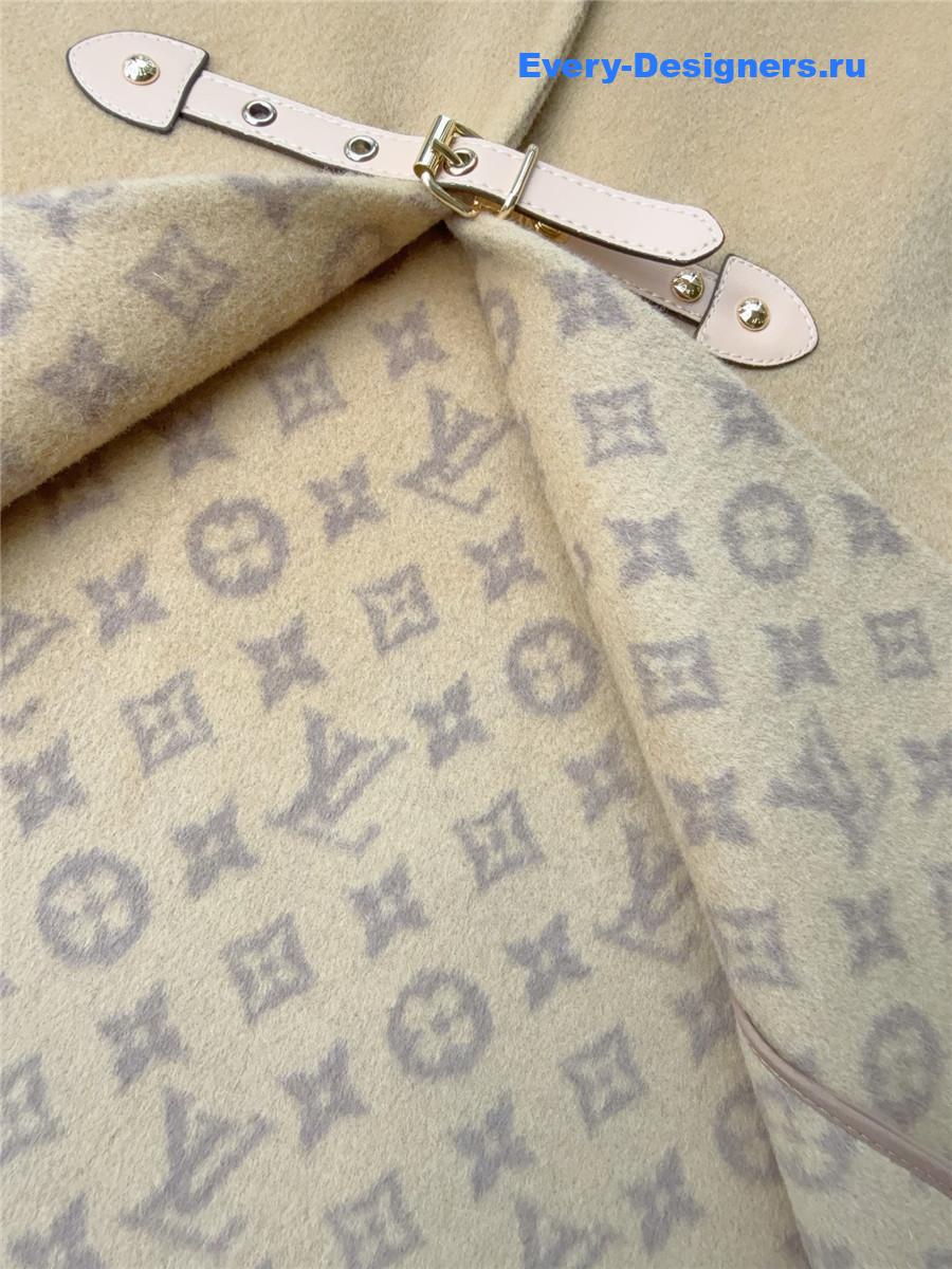 l0vis Vvtt0n beige cape coat
