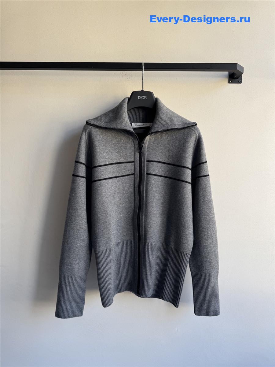 D10r gray reversible hooded cardigan