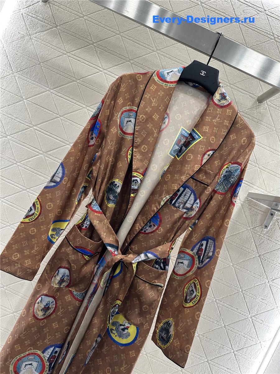 l0vis Vvtt0n monogram long robe