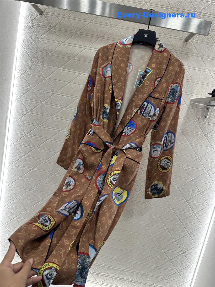 l0vis Vvtt0n monogram long robe