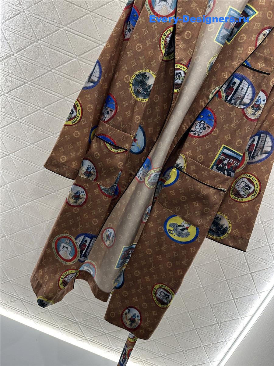 l0vis Vvtt0n monogram long robe