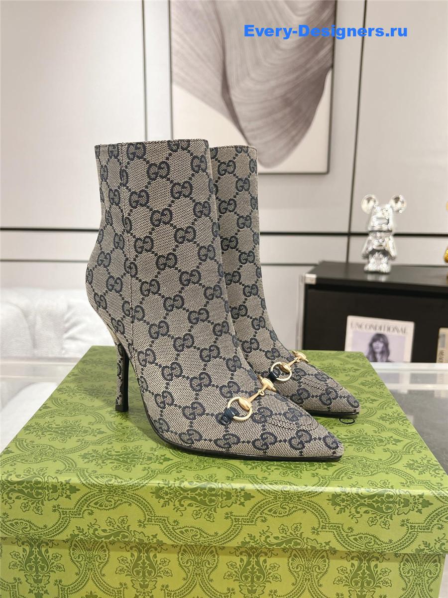 Gvc*1 beige gg canvas horsebit chain ankle booties
