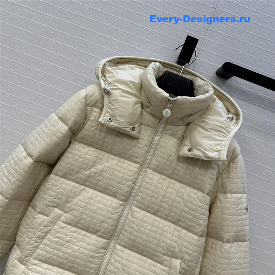 Moncler Beige Chambres jacquard down jacket