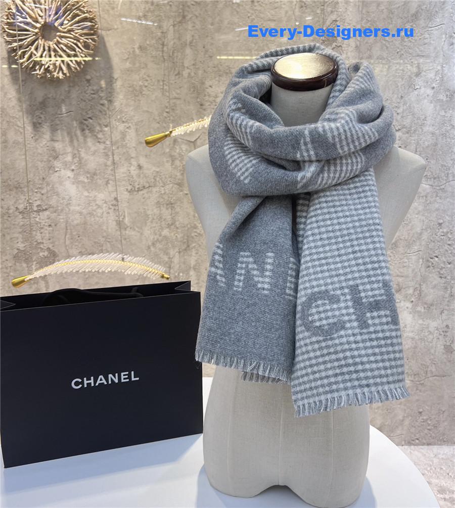 Ch**el grey houndstooth cashmere scarf