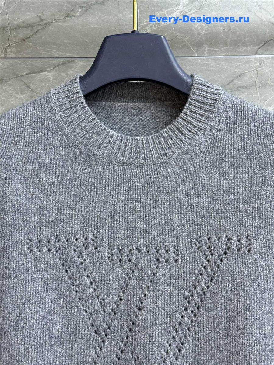 l0vis Vvtt0n grey embroidered signature pullover
