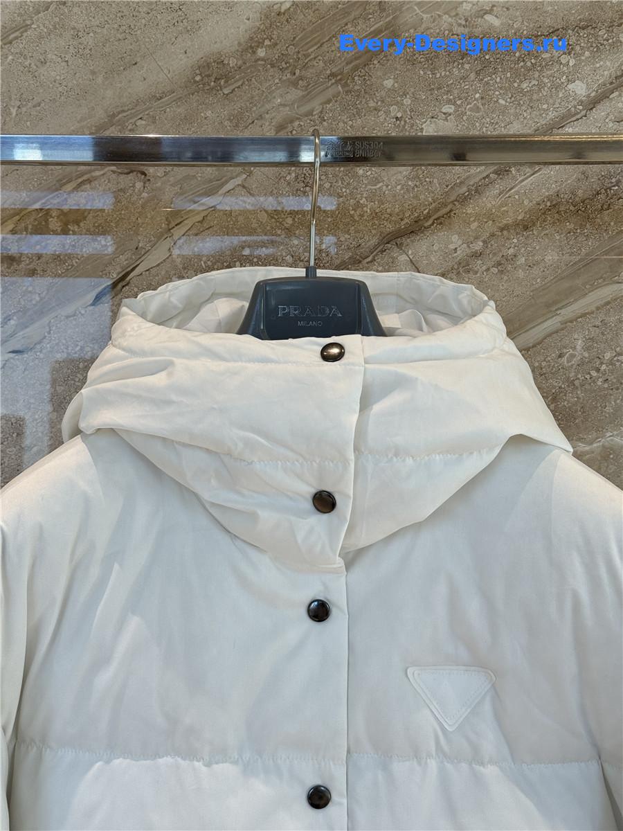 Pra*a white hooded down jacket