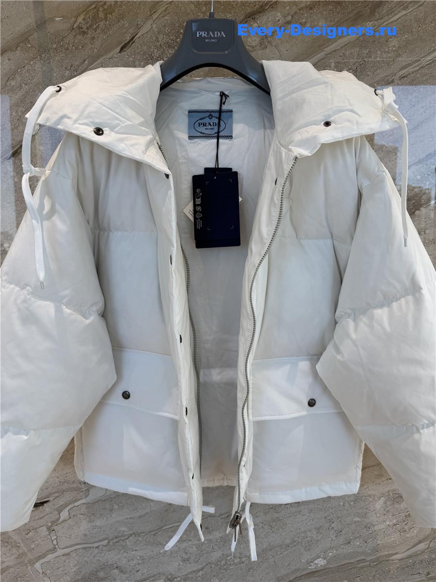 Pra*a white hooded down jacket