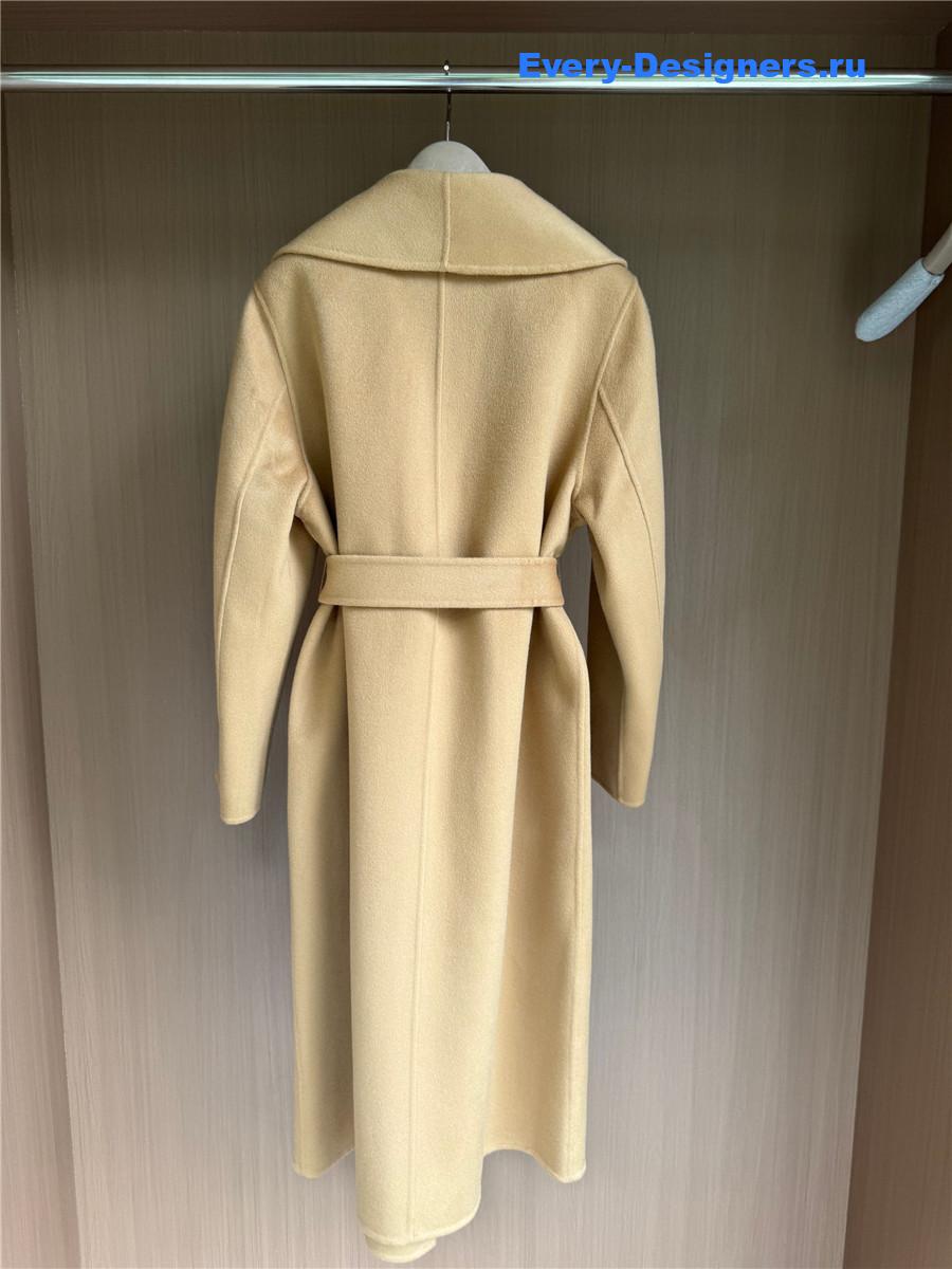 F**di camel logo-patch hooded cashmere coat