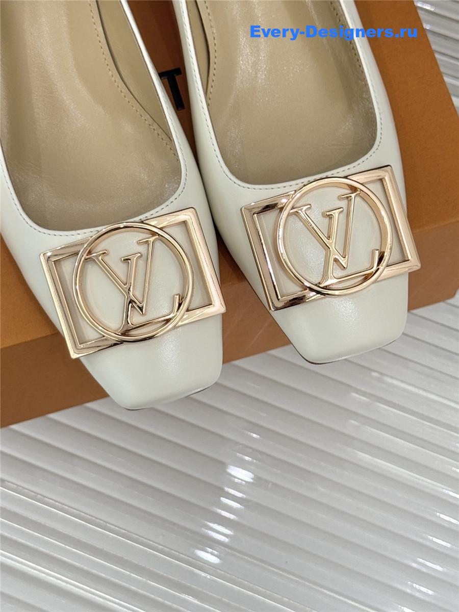 l0vis Vvtt0n white patent leather heel pumps