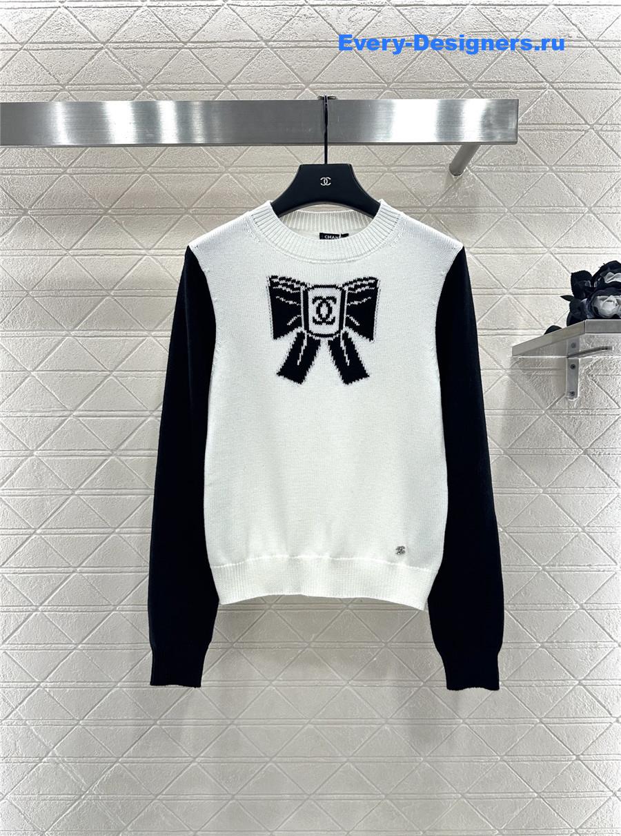 Ch**el white embroidered-bow sweater